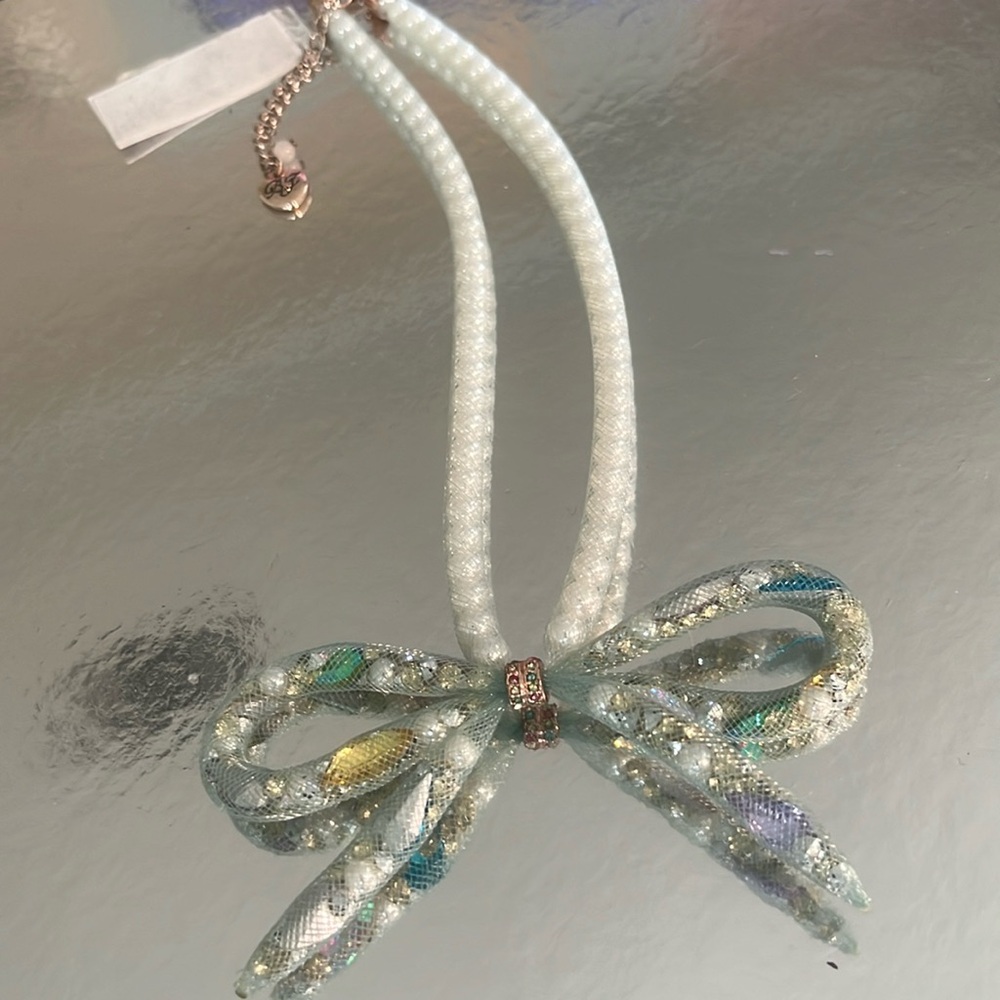 BETSEY JOHNSON MESH BOW PEARL NECKLACE NEW WITH TAG